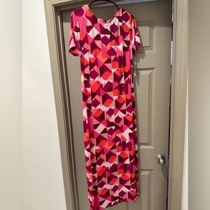 Donna Morgan Abstract Jewel Print Maxi Dress
BLUSH/ RASPBERRY NWT . Size 10